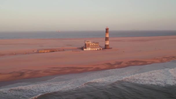 Aerial Sunset Drone View Lighthouse Pelican Point Walvis Bay Namíbia — Vídeo de Stock