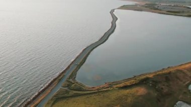 Helnaes Adası, Funen, Fyn, Danimarka 'daki köprü manzarası. Yüksek kalite 4k görüntü