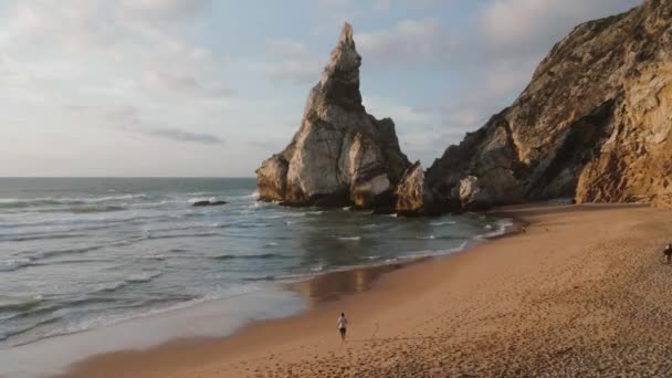 Letecké Záběry Letadla Praia Ursa Portugalsku Během Západu Slunce Vysoce — Stock video