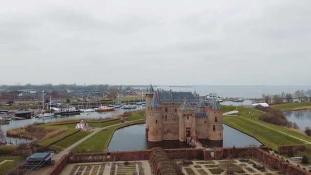 Drohnenaufnahmen Von Muiderslot Dem Traditionellen Schloss Muiden Niederlande Hochwertiges Fullhd — Stockvideo