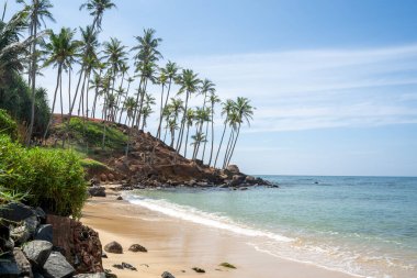 Hint Okyanusu 'nun yanındaki Sri Lanka Sahili, Mirissa' daki ünlü Coconut Tree Hill. Yüksek kalite fotoğraf