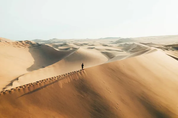 Persoon Zandduin Woestijn Zonsondergang Van Huacachina Ica Peru Zuid Amerika — Stockfoto