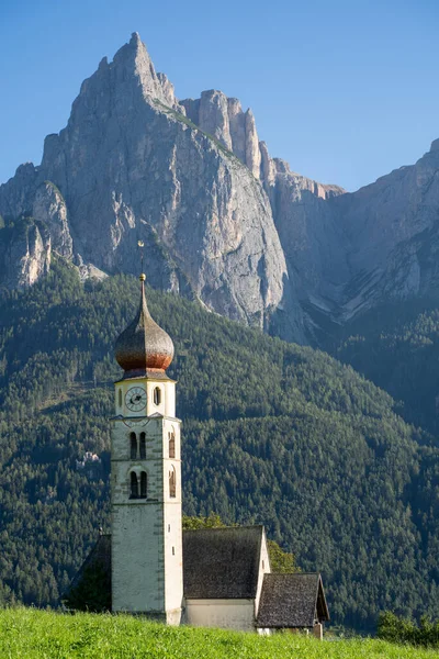 Seis Schlern Sankt Valentin Kyrkan Dolomiterna Castelrotto Siusi Trentino Alto — Stockfoto
