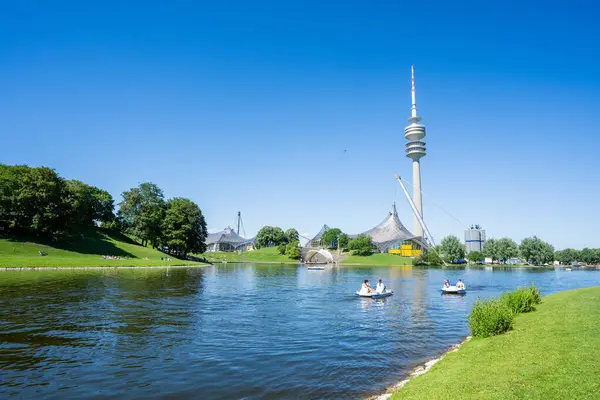 バイエルン州ミュンヘンにあるオリンピアタワーオリンピア パークの景色 高品質の写真 — ストック写真