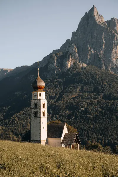 Seis Schlern Igreja Valentin Dolomites Castelrotto Siusi Trentino Alto Adige — Fotografia de Stock