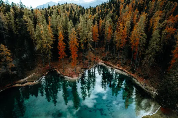 Letecký Podzimní Pohled Jezero Lago Ghedina Dolomity Jižní Tyrolsko Itálie — Stock fotografie