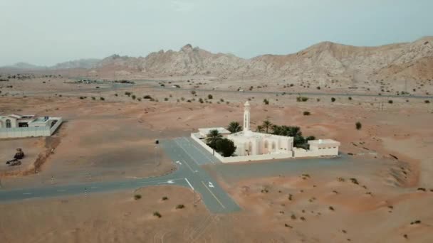 Letecký Záznam Mešity Poušti Sharjah Dubaj Spojené Arabské Emiráty Vysoce — Stock video