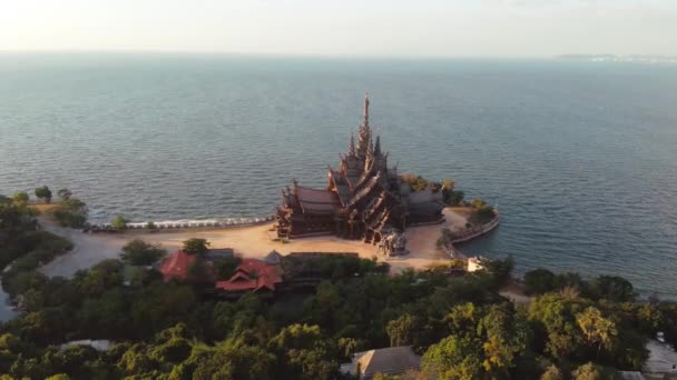 Luchtfoto Van Houten Santuarium Van Waarheid Tempel Pattaya Thailand Hoge — Stockvideo