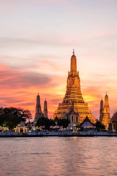 Wat Arun Tempio Durante Tramonto Chao Praya Fiume Bangkok Thailandia — Foto Stock