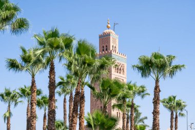 Güneşli bir günde Koutoubia Camii, Marakeş, Fas. Yüksek kalite fotoğraf