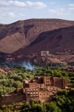 Gün batımında Dades Gorge Fas 'taki doğa, kayalar ve dağlar. Yüksek kalite fotoğraf