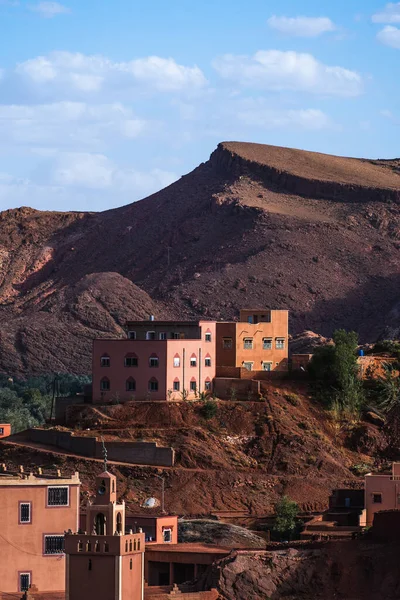 Gün batımında Dades Gorge Fas 'taki doğa, kayalar ve dağlar. Yüksek kalite fotoğraf