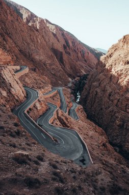 Dades Vadisi 'nden geçen yollar, Fas' taki Atlas Dağları. Yüksek kalite fotoğraf