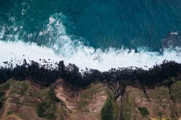 Azores Sao Miguel Portekiz 'deki sahil sahili, kara ve okyanus fotoğrafı. Yüksek kalite fotoğraf