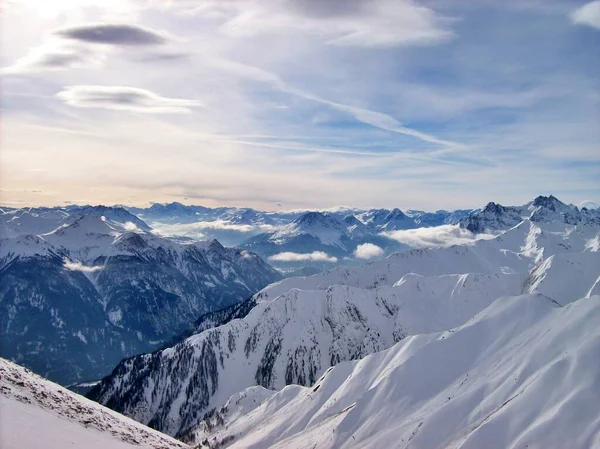 Una Vista Soleggiata Sulle Montagne Austriache — Foto Stock