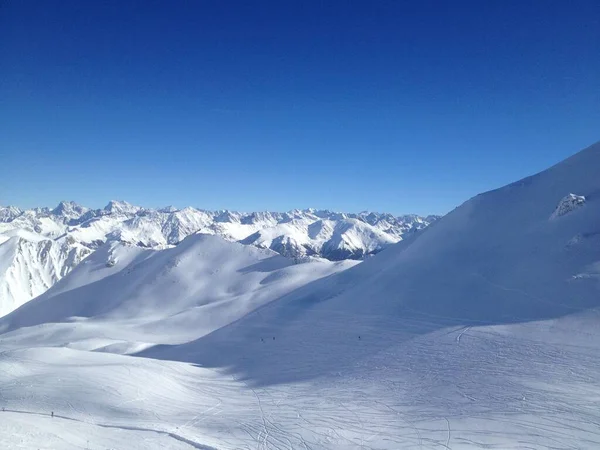 Ett Vackert Landskap Med Snö Och Ett Exempel Bildar Naturen — Stockfoto