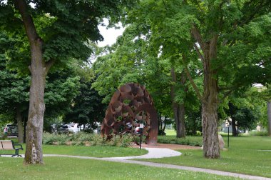 Şehir merkezindeki Sokak Sahnesi Traverse City, Michigan
