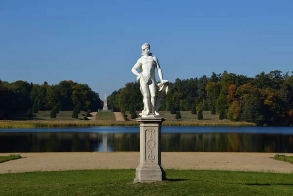 Sonbaharda Castle ve Park Rheinsberg, Brandenburg