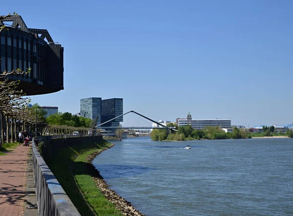 Πανόραμα Στον Ποταμό Ρήνο Στο Duesseldorf Πρωτεύουσα Του Βόρειου Ρήνου — Φωτογραφία Αρχείου