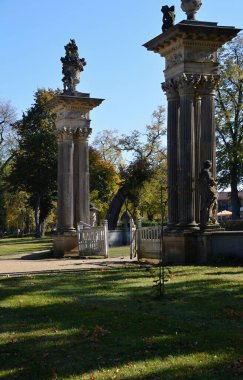 Şato ve Park Rheinsberg 'de Sonbahar, Brandenburg