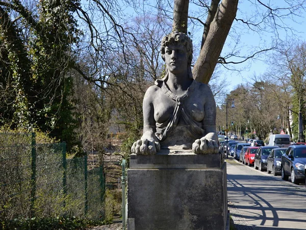 Statua Primavera Sul Ponte Sul Lago Herthasee Nel Quartiere Grunewald — Foto Stock