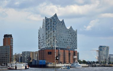 Hanse City Hamburg 'daki Elbe Nehri' ndeki Modern Konser Salonu