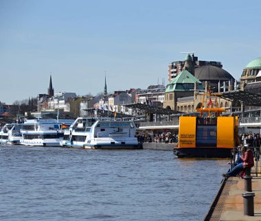 Hanse City Hamburg 'daki Landungsbruecken Panorama
