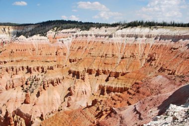 Sedir 'deki Kızıl Kaya Dağı Manzarası Utah' taki Ulusal Anıtı Kırdı
