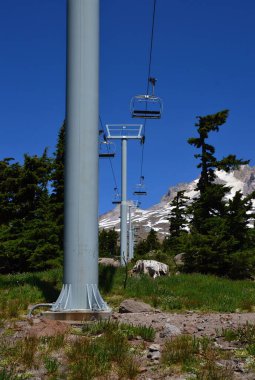 Hood Dağı 'nda kayak kaldırma, Oregon, Cascade Range' de volkan.