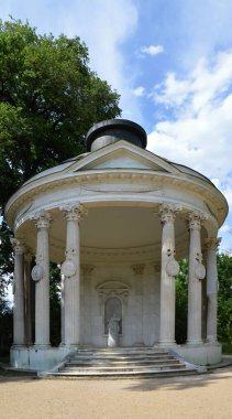 Tarihsel Kaledeki Tapınak ve Potsdam 'daki Park Sanssouci, Başkent Brandenburg