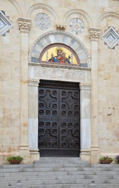 İtalya 'nın Akdeniz bölgesindeki Sardunya Adası' ndaki Eski Cagliari Kasabası 'ndaki tarihi Katedral