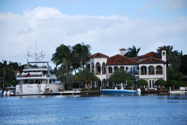 Fort Lauderdale 'de nehir kenarı Atlantik, Florida