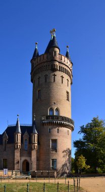 Kaledeki kule ve Potsdam 'daki Park Babelsberg, Brandenburg' un başkenti