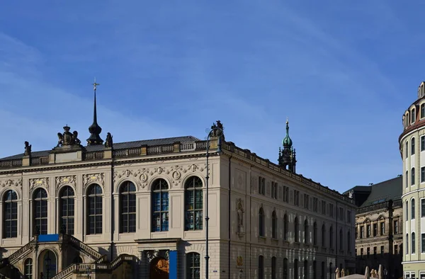 ザクセン首都ドレスデン旧市街の歴史的建造物 — ストック写真