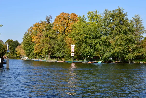 Marina Vid Floden Dahme Grannskapet Koepenick Berlin Huvudstaden Tyskland — Stockfoto