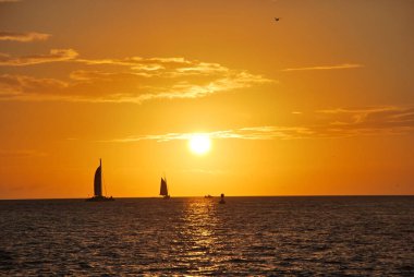 Florida Keys 'deki Key West Adası' nda Meksika Körfezi 'nin üzerinde gün batımı