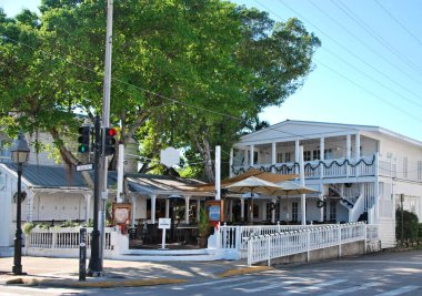 Florida Keys 'in Key West caddesinde sokak manzarası