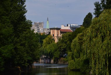 Berlin 'in Kreuzberg semtindeki Landwehrkanal Panorama, Almanya' nın başkenti