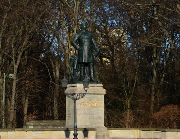 位于德国首都柏林的大蒂尔加滕公园内的雕像 — 图库照片