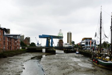 Kuzey Denizi 'ndeki Husum Kasabası' ndaki Low Tide sırasında liman, Holstein - Holstein