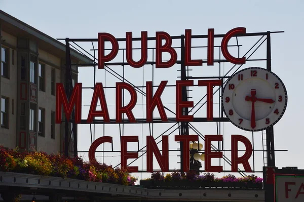 Seattle, Washington 'daki Pike Place' deki Halk Pazarı 'na imza atın.