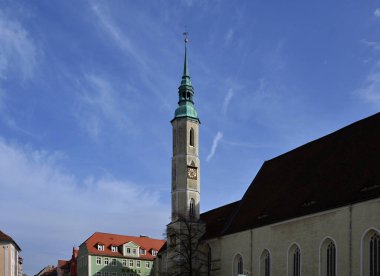 Saksonya 'nın eski Goerlitz kasabasındaki tarihi kilise.