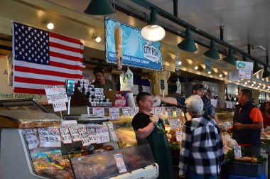 Seattle, Washington 'daki Pike Place' de halka açık pazar