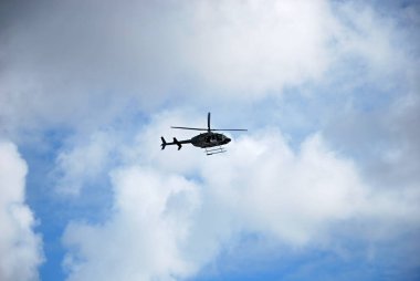 Everglades Ulusal Parkı, Florida üzerinde bir helikopter.