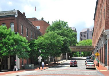 Richmond şehir merkezindeki sokak manzarası, Başkent Virginia.