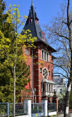 İlkbaharda Berlin 'deki Grunewald Mahallesi' nde bir villa. Almanya 'nın başkenti.