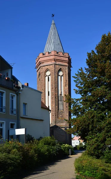 ハベル川のブランデンブルク旧市街の歴史的塔 — ストック写真