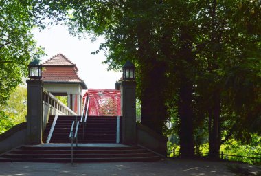 Almanya 'nın başkenti Berlin' deki Tegel Mahallesindeki Tarihi Köprü