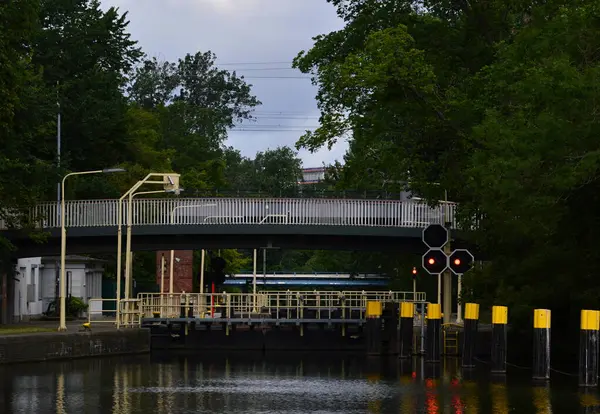 Locks Canal Landwehrkanal Neighborhoods Charlottenburg Tiergarten Berlin Ccpital City Germany — Stock Photo, Image
