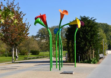 Nehir kıyısındaki park Mahalle Moabit 'inde, Tiergarten Berlin' de, Almanya 'nın başkenti